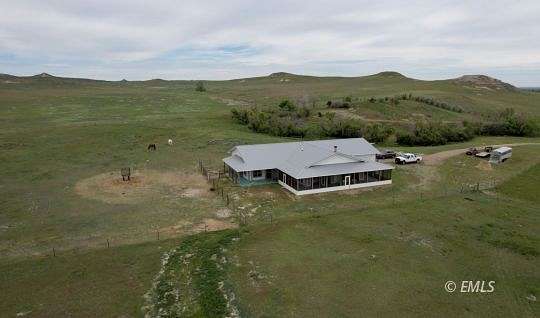 40 Acres of Land with Home for Sale in Broadus, Montana