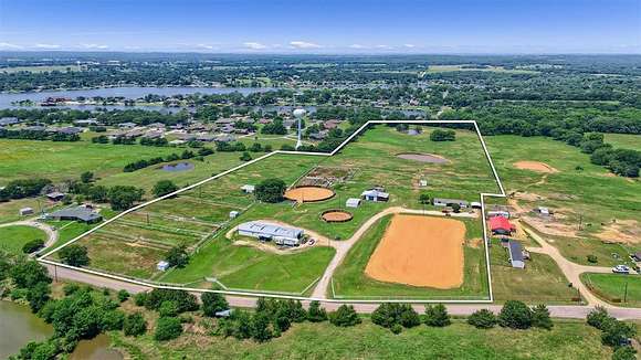 23.08 Acres of Agricultural Land with Home for Sale in Gainesville, Texas