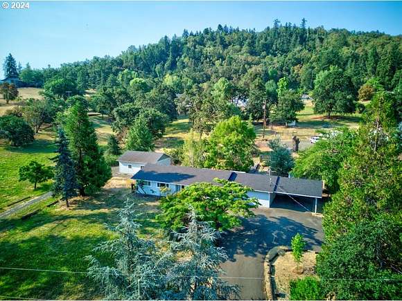 2.07 Acres of Residential Land with Home for Sale in Roseburg, Oregon