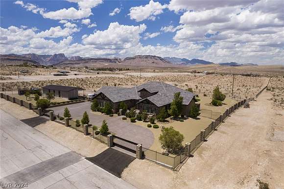 6.5 Acres of Residential Land with Home for Sale in Las Vegas, Nevada