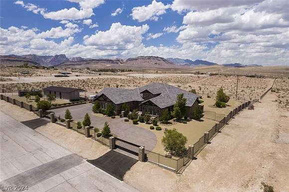 6.5 Acres of Land with Home for Sale in Las Vegas, Nevada