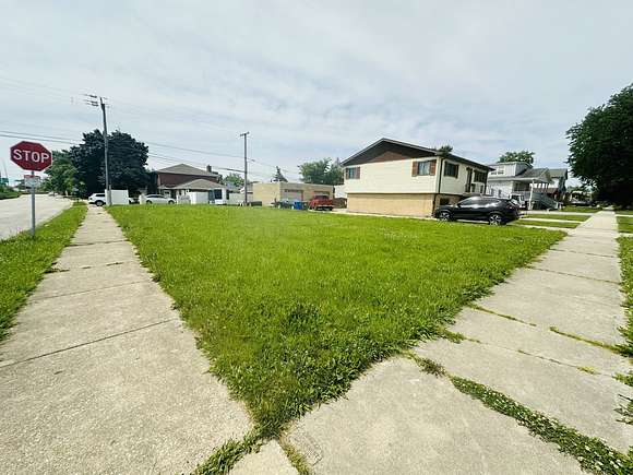 0.13 Acres of Residential Land for Sale in Lyons, Illinois