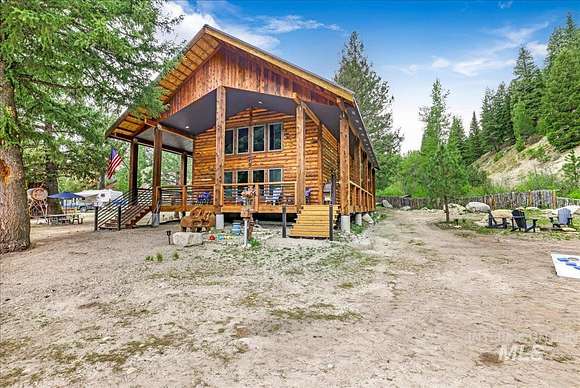 8.9 Acres of Residential Land with Home for Sale in Mountain Home, Idaho