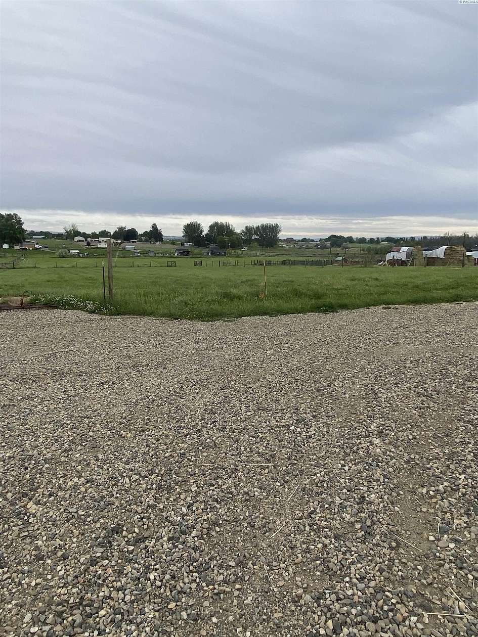 1 Acre of Land for Sale in Sunnyside, Washington