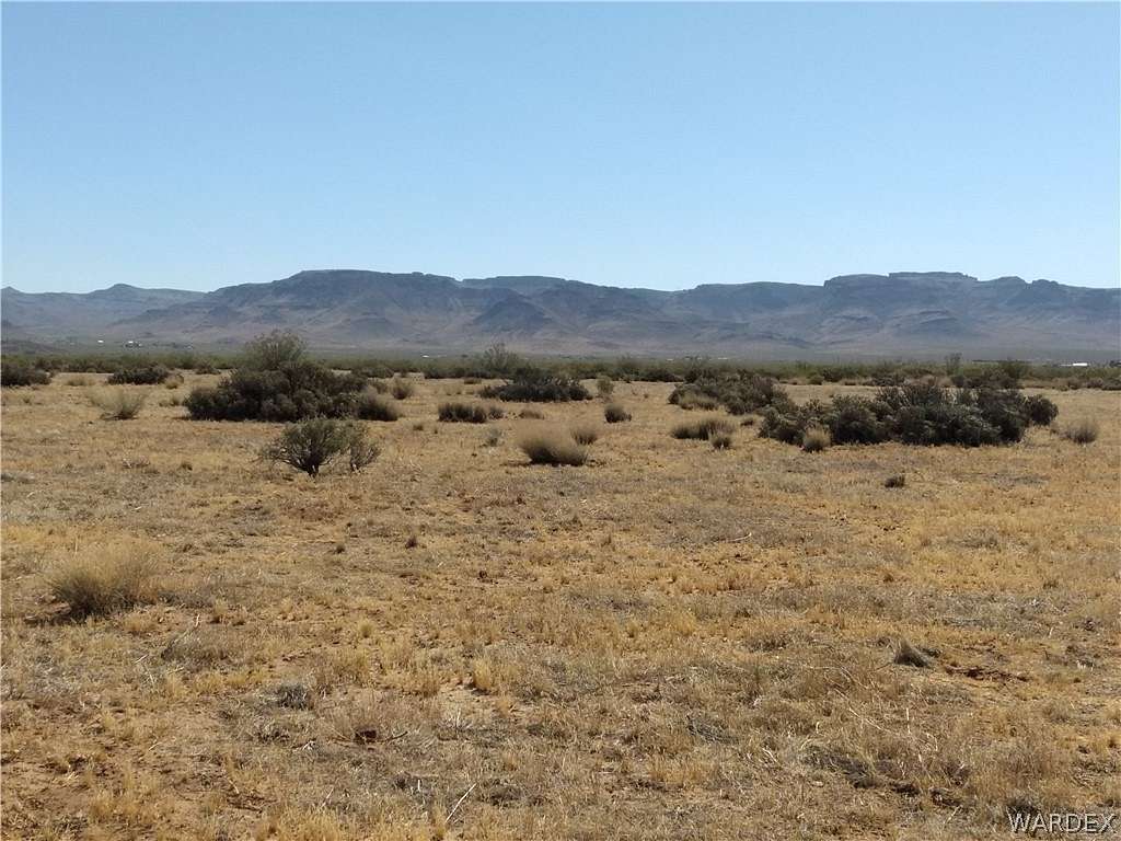 10.1 Acres of Land for Sale in Golden Valley, Arizona