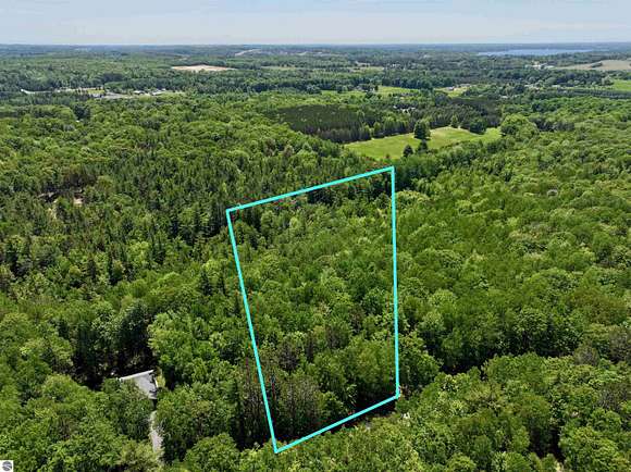 4.97 Acres of Residential Land for Sale in Cadillac, Michigan