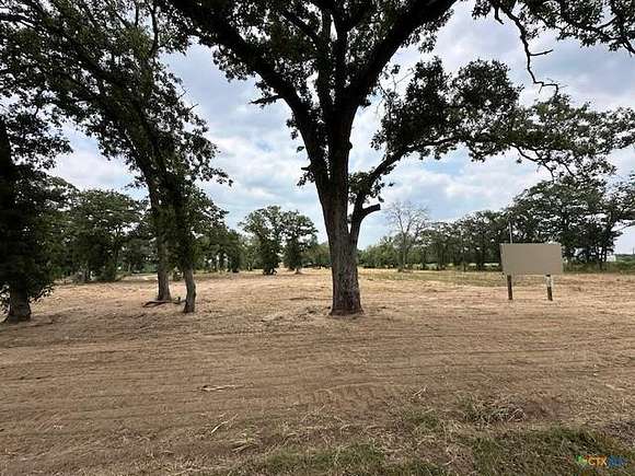13 Acres of Improved Mixed-Use Land for Sale in La Vernia, Texas