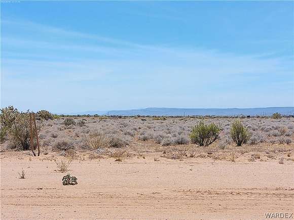 1.03 Acres of Residential Land for Sale in Golden Valley, Arizona