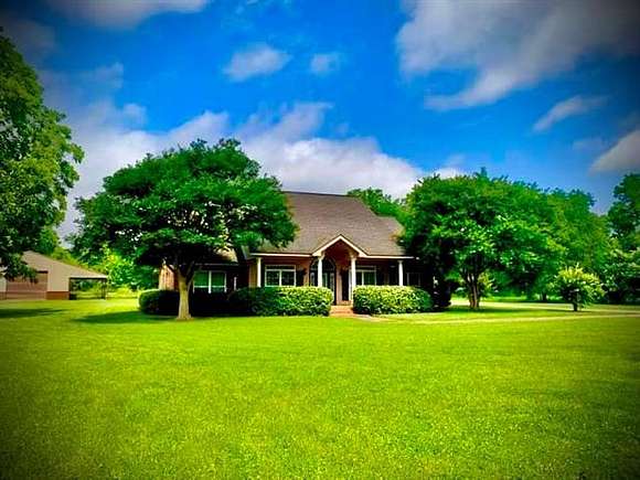 6 Acres of Land with Home for Sale in Alexandria, Louisiana