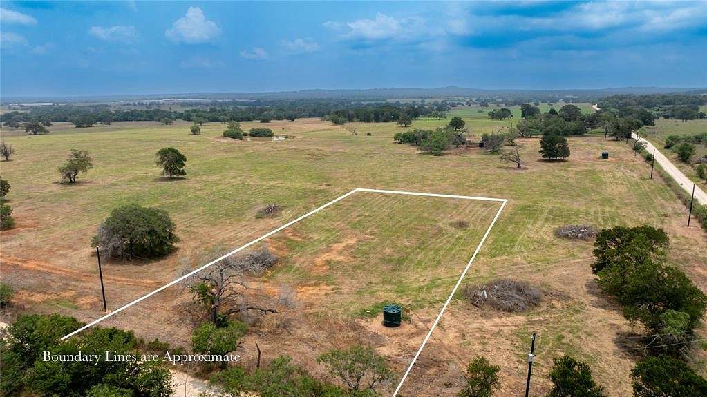 1.1 Acres of Residential Land for Sale in Luling, Texas