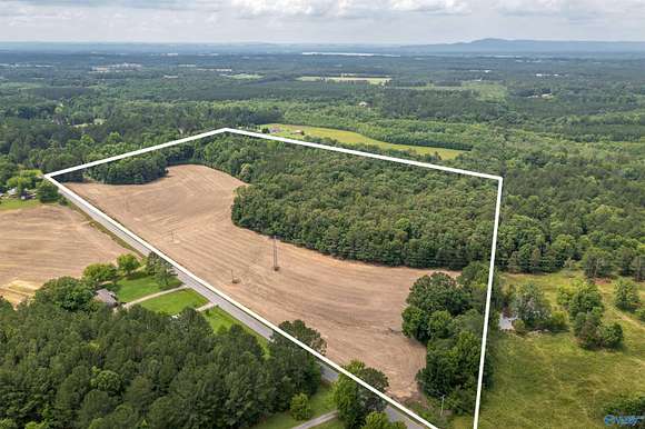30 Acres of Agricultural Land for Sale in Centre, Alabama