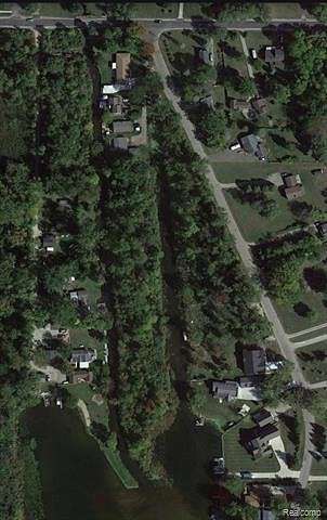 0.42 Acres of Residential Land for Sale in Fenton, Michigan