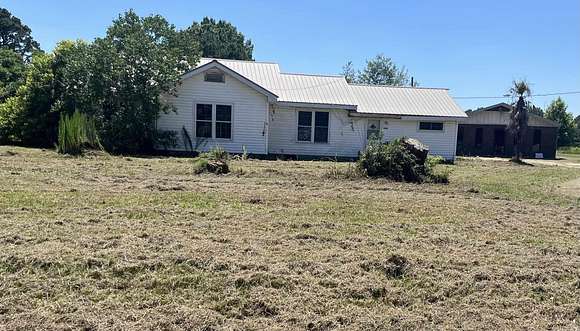 5 Acres of Residential Land with Home for Sale in Hope, Arkansas