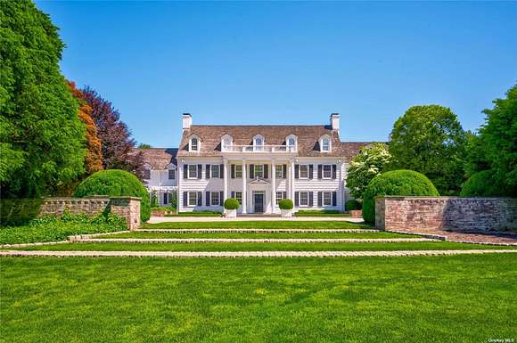 19.75 Acres of Land with Home for Sale in Locust Valley, New York