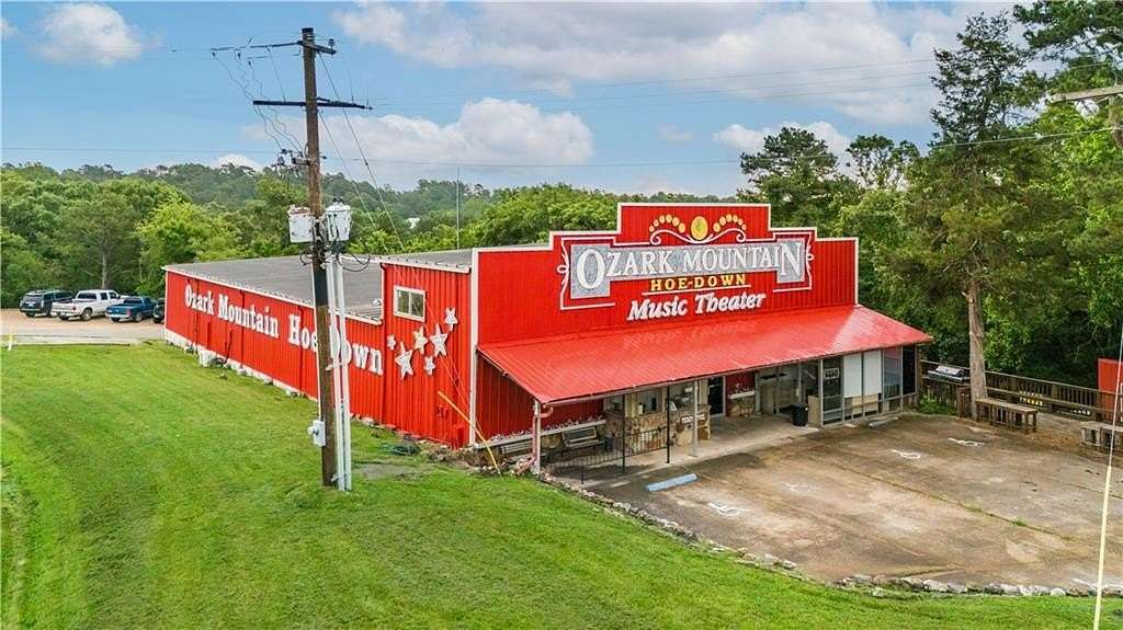 2.64 Acres of Improved Commercial Land for Sale in Eureka Springs, Arkansas