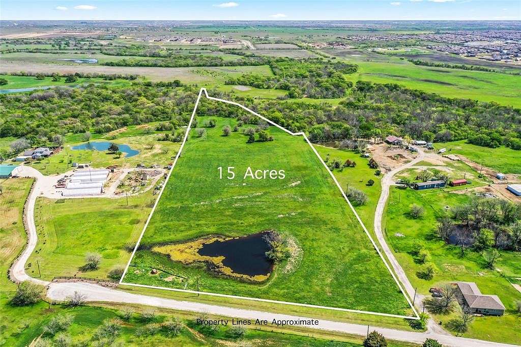 15 Acres of Land for Sale in Aubrey, Texas