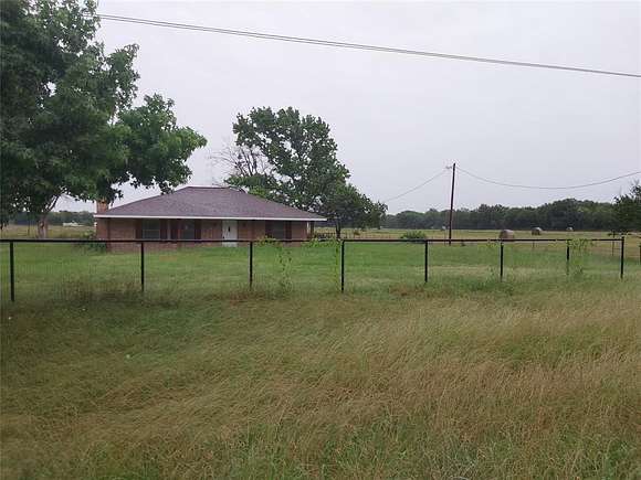2 Acres of Residential Land with Home for Sale in Kemp, Texas