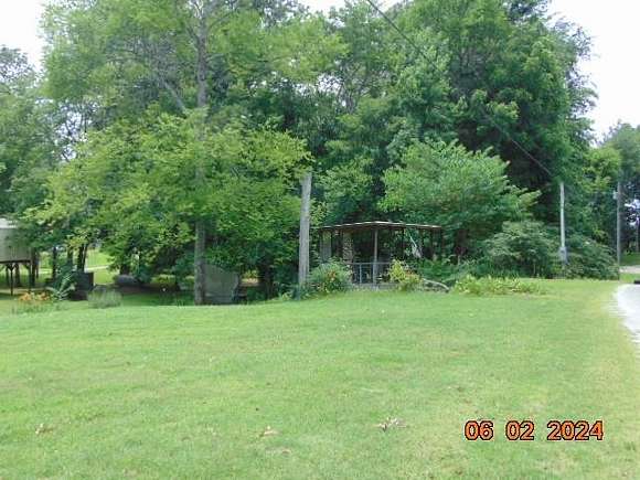 1 Acre of Residential Land for Sale in Decaturville, Tennessee