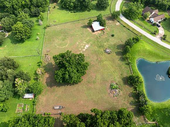 2.5 Acres of Residential Land for Sale in Richmond, Texas