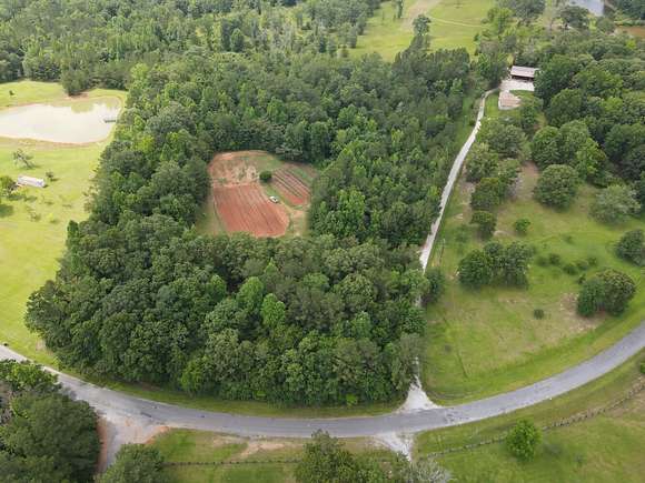 9 Acres of Land for Sale in Sylacauga, Alabama