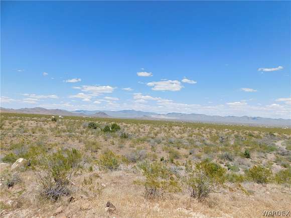 2.35 Acres of Residential Land for Sale in Golden Valley, Arizona