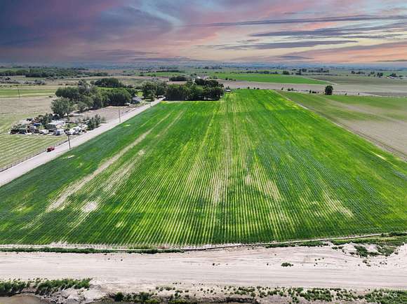 20.4 Acres of Agricultural Land with Home for Sale in Homedale, Idaho