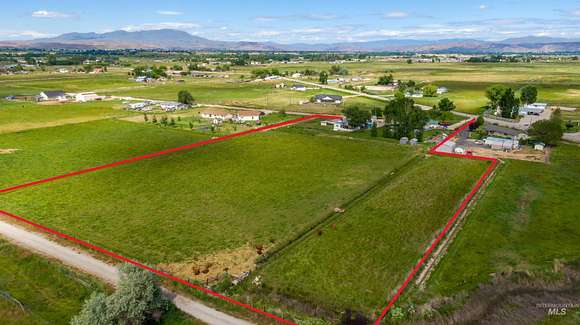 6.349 Acres of Residential Land with Home for Sale in Emmett, Idaho