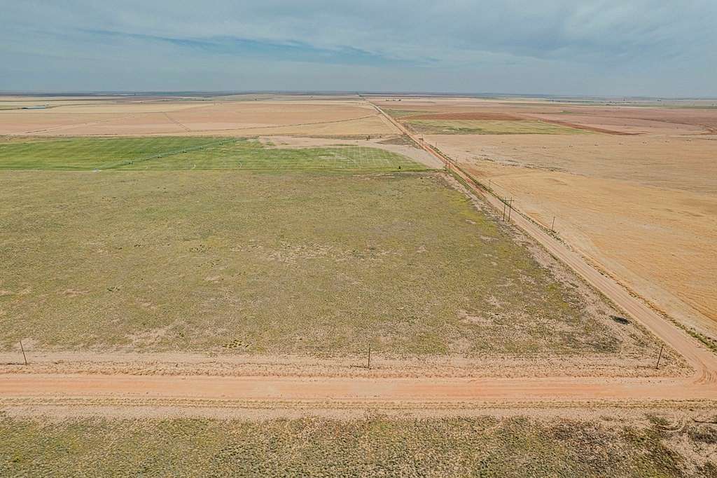 10.1 Acres of Land for Sale in Seagraves, Texas