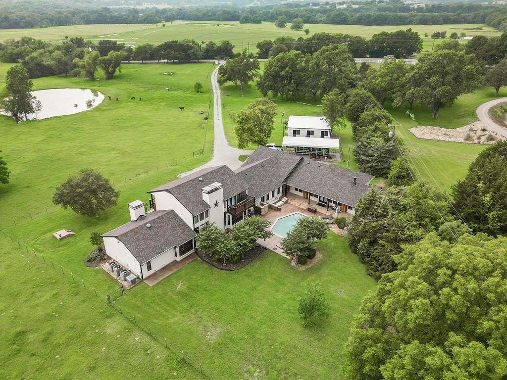 9.43 Acres of Land with Home for Sale in Van Alstyne, Texas