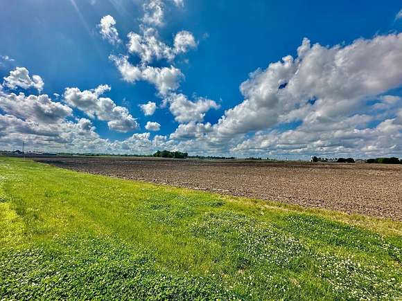 31 Acres of Land for Sale in Troy, Illinois