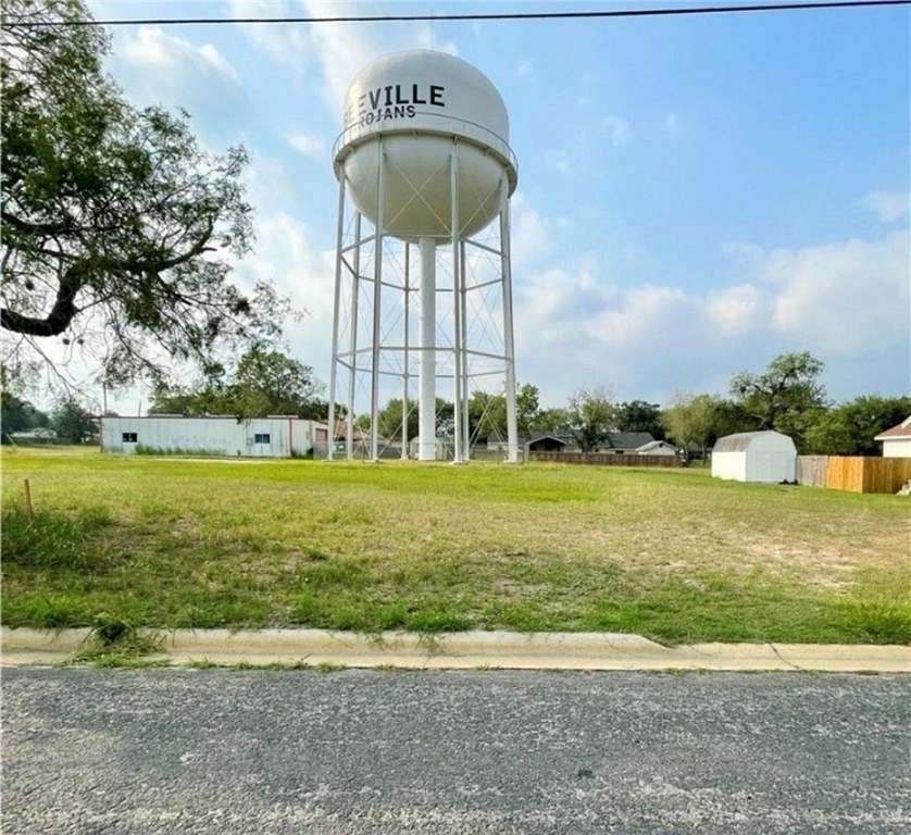 0.15 Acres of Residential Land for Sale in Beeville, Texas
