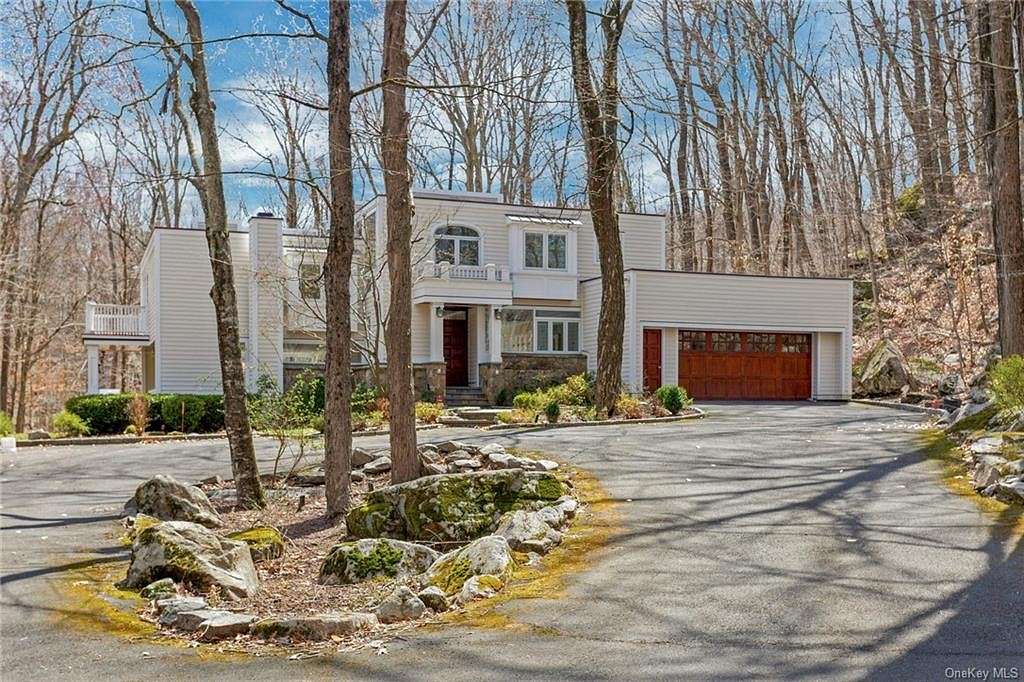 2.28 Acres of Residential Land with Home for Sale in Pound Ridge, New York