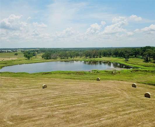 25.25 Acres of Improved Agricultural Land for Sale in Collinsville, Texas