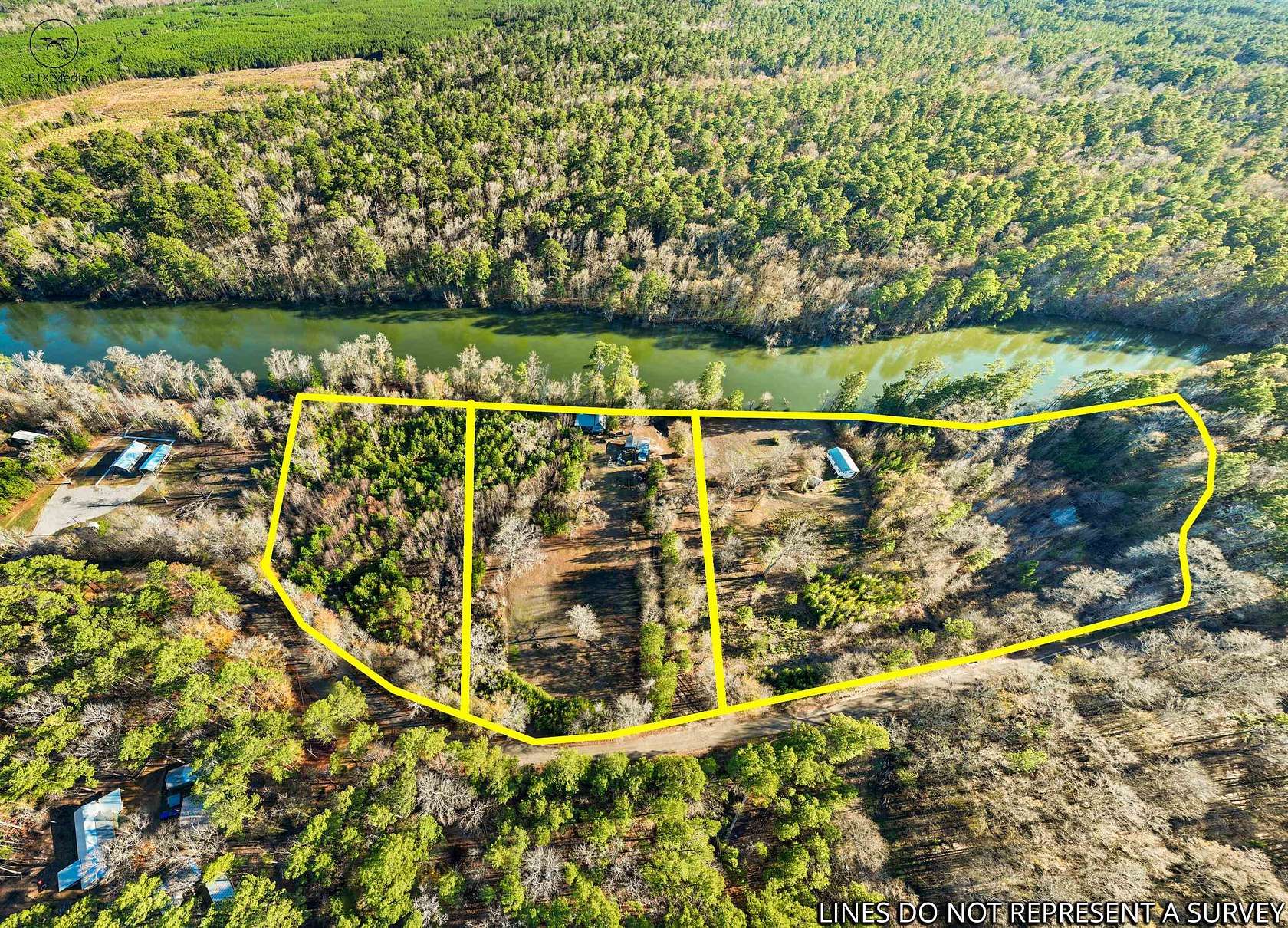 4.63 Acres of Residential Land with Home for Sale in Jasper, Texas