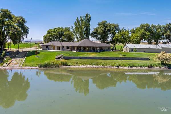 7 Acres of Residential Land with Home for Sale in Homedale, Idaho