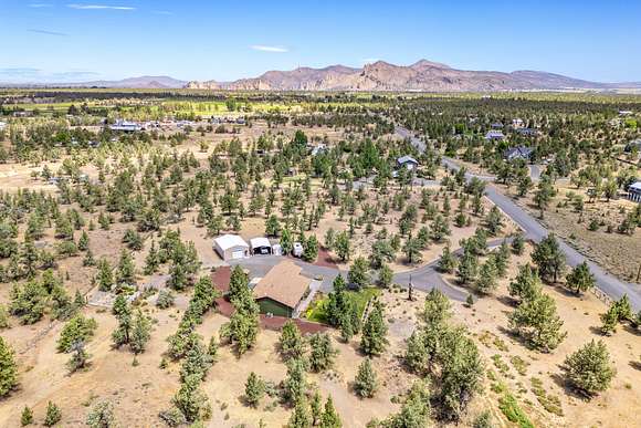 5.03 Acres of Residential Land with Home for Sale in Redmond, Oregon