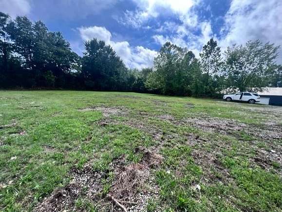 1.06 Acres of Residential Land for Sale in Madisonville, Kentucky