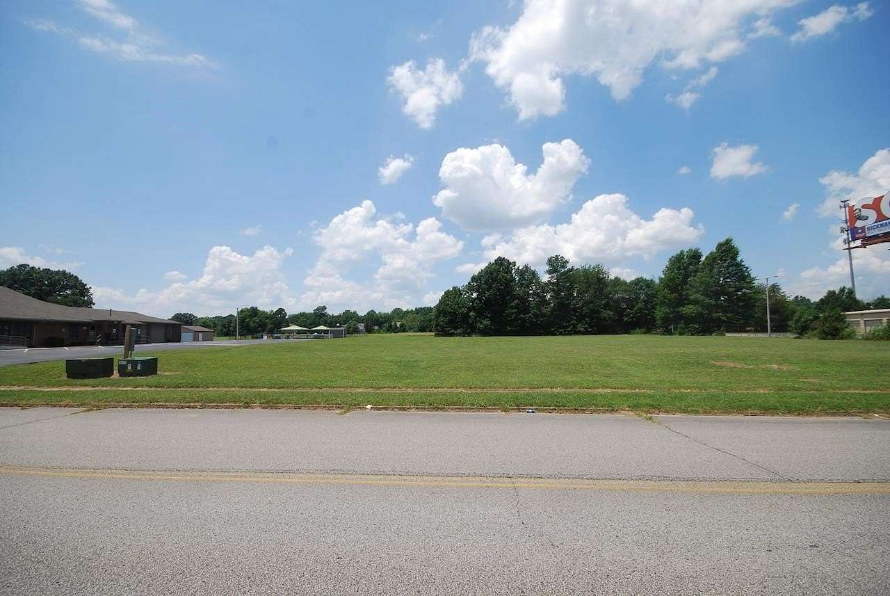 5.62 Acres of Mixed-Use Land for Sale in Jackson, Tennessee