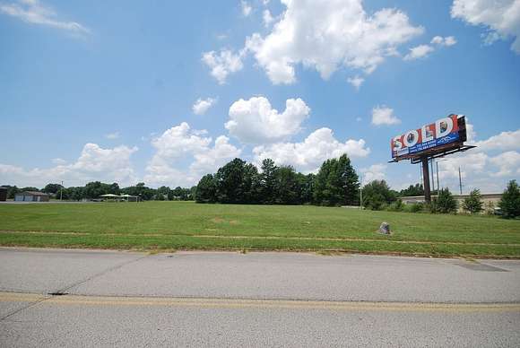 5.62 Acres of Mixed-Use Land for Sale in Jackson, Tennessee