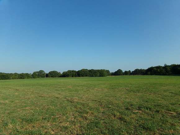 25.774 Acres of Recreational Land & Farm for Sale in Paris, Texas