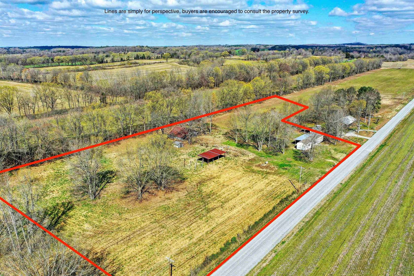 5 Acres of Residential Land with Home for Sale in Gleason, Tennessee