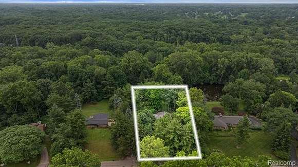 1.08 Acres of Residential Land for Sale in West Bloomfield, Michigan