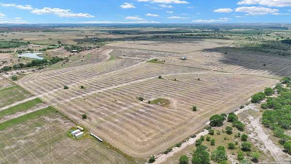 22 Acres of Land for Sale in Floresville, Texas