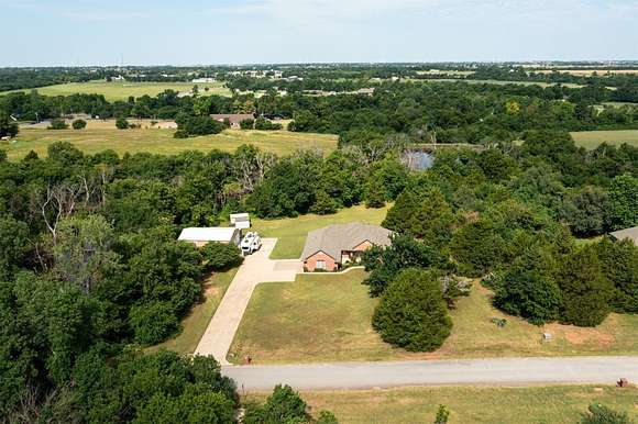 2.989 Acres of Residential Land with Home for Sale in Tuttle, Oklahoma