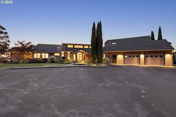 11.2 Acres of Land with Home for Sale in Eugene, Oregon