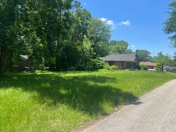 0.3 Acres of Residential Land for Sale in Marshall, Texas