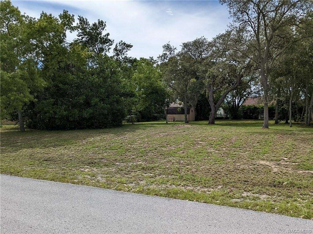 0.25 Acres of Residential Land for Sale in Spring Hill, Florida