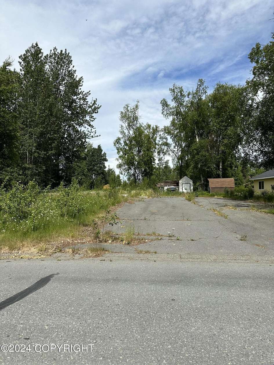 0.37 Acres of Land for Sale in Soldotna, Alaska