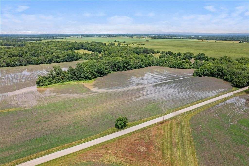 33 Acres of Agricultural Land for Sale in Garden City, Missouri