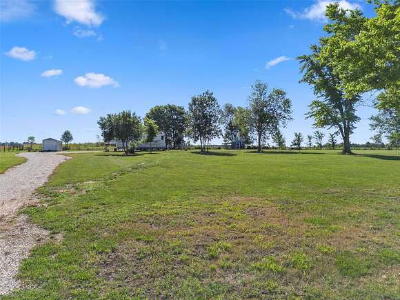 3 Acres of Residential Land for Sale in Bowling Green, Missouri